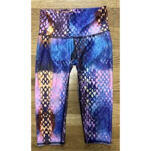Women’s TEEKI Multi Color Snakeskin Cropped Capri Leggings Size S *A2